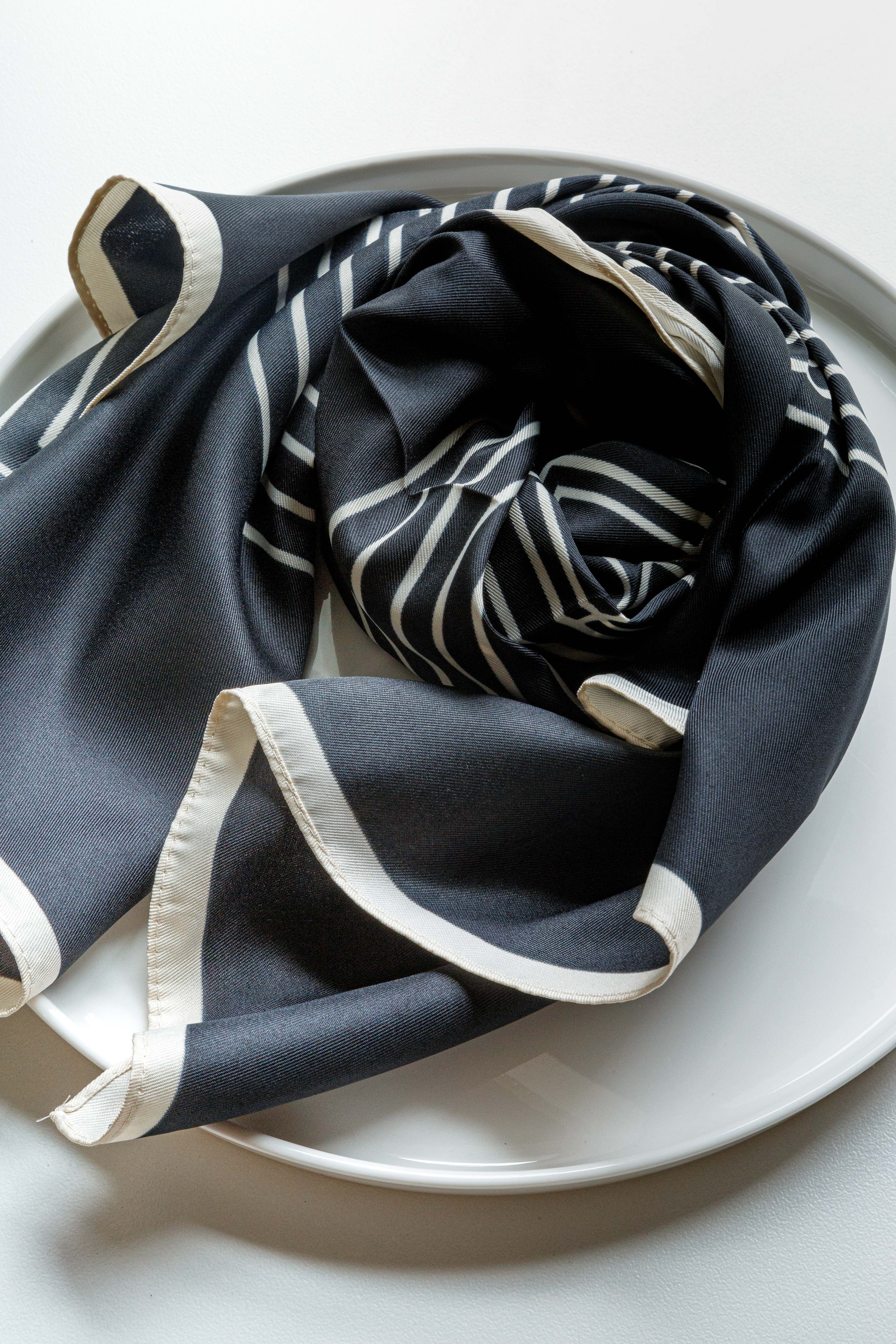 Square Scarf 39