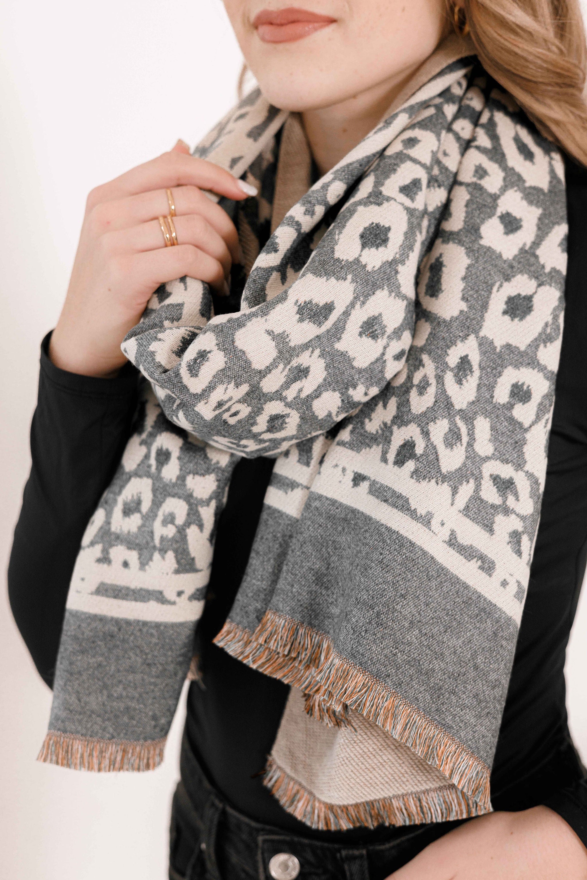 Winter Scarf 61 Grey